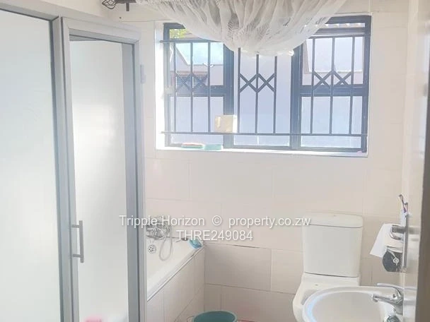 Mainway Meadows: 4-Bed spacious house for sale 