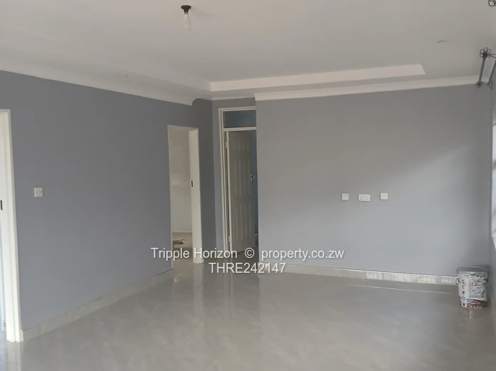 Walled & Gated 5-Bed Home with Borehole in Cold Comfort