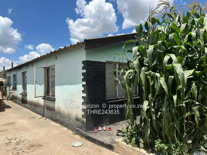 4-Bed St Marys Home on Main Road — Walled & Paved Yard