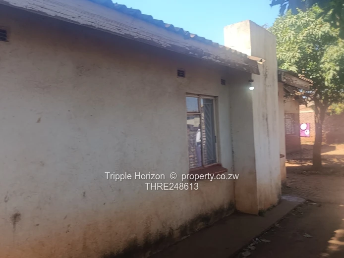 4-Bed Kuwadzana Phase 3 Home, Borehole, Gated on Quiet Dirt Lane
