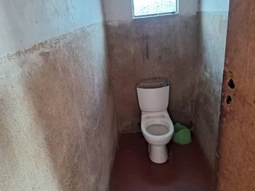 6 Bedroom House