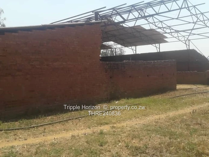 70ha Marondera Farm - Arable Fields, Brick Outbuildings & Shed