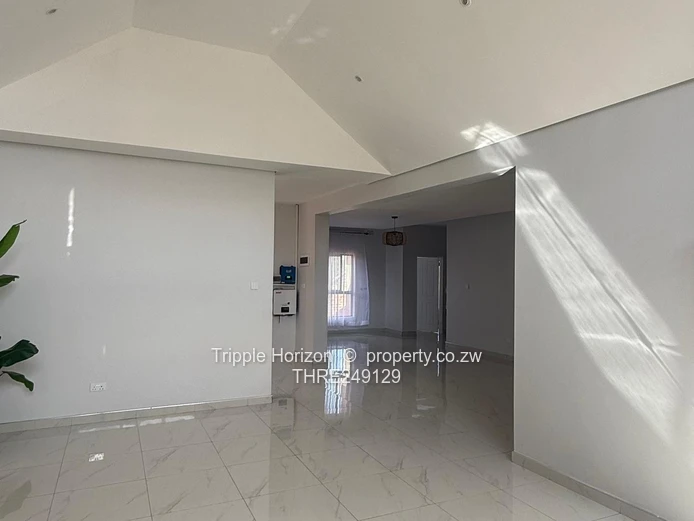 Spacious 4-Bed Nyeredzi Ridge Home — Borehole & Vaulted Ceilings
