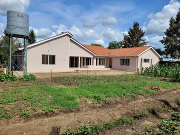 5 Bedroom House