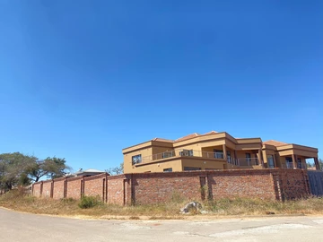 8 Bedroom House