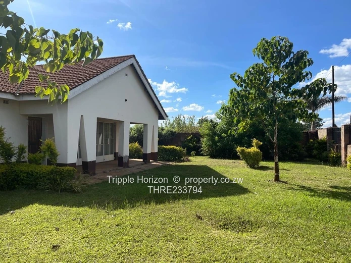 Norton: 4-Bed Home, Spacious Garden & Borehole on 2600m²