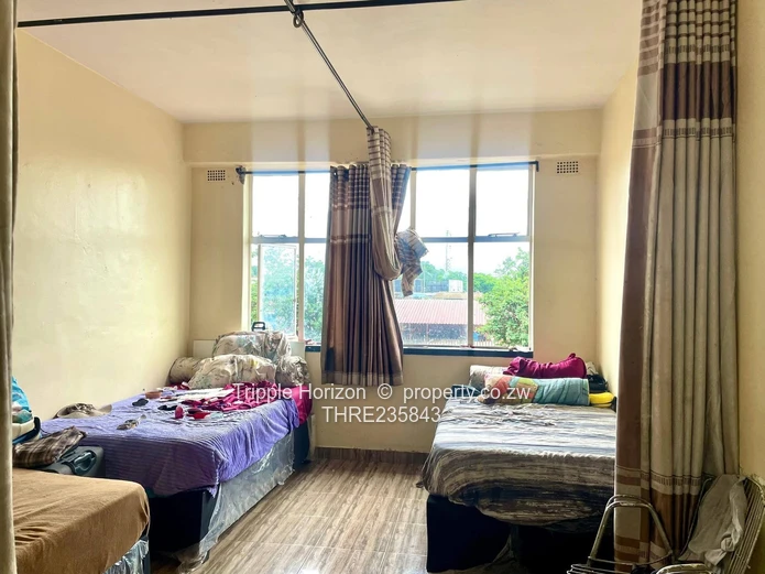  Avenues Bachelor Flat, Harare CBD — Borehole & Yard (Sole Mandate)