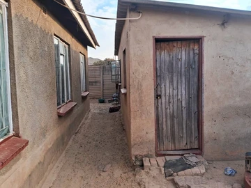 6 Bedroom House