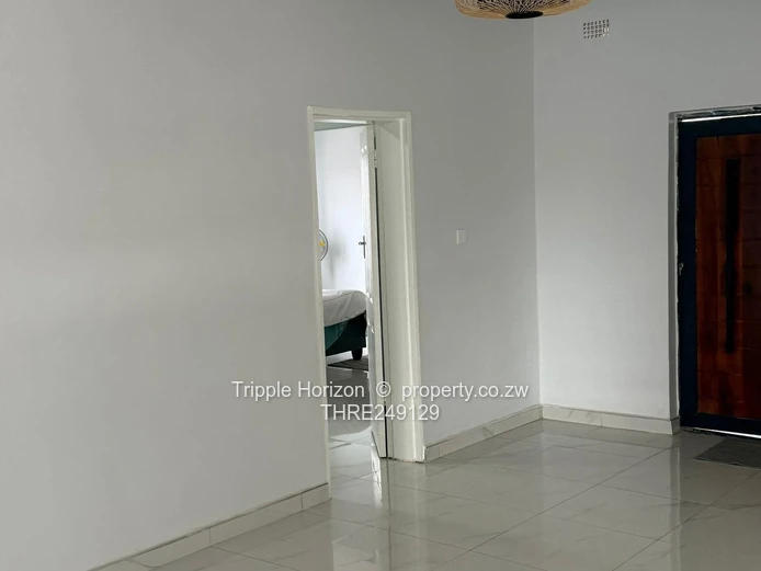 Spacious 4-Bed Nyeredzi Ridge Home — Borehole & Vaulted Ceilings