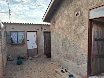 6 Bedroom House