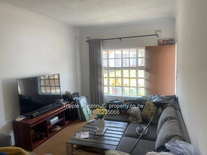 Mandara 2-Bed Garden Flat, Walled Yard & Borehole (Sole Mandate)