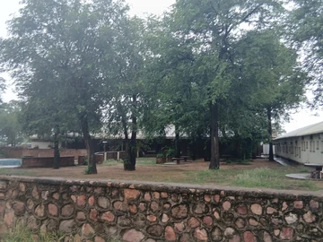 Hotel & Lodge