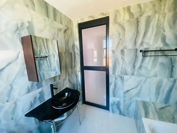 4 Bedroom Garden Flat