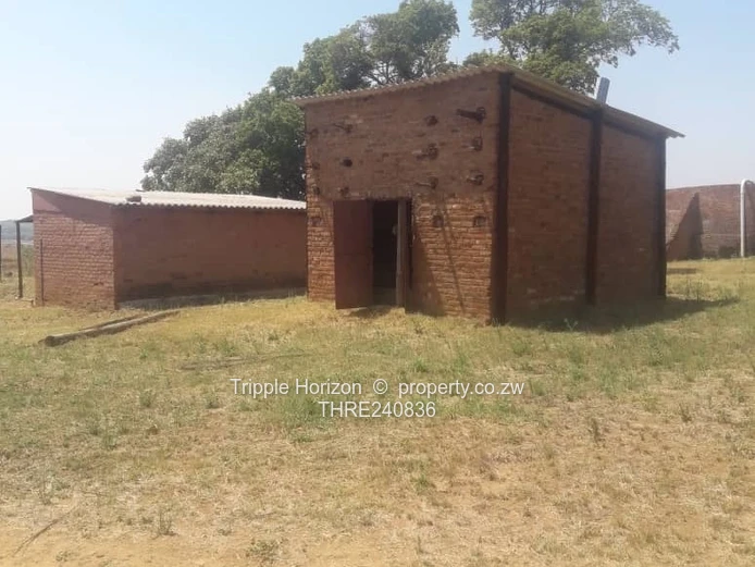 70ha Marondera Farm - Arable Fields, Brick Outbuildings & Shed