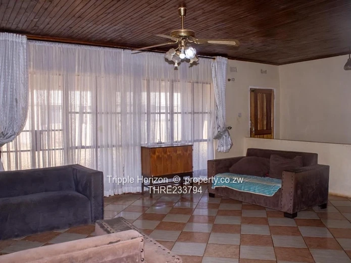 Norton: 4-Bed Home, Spacious Garden & Borehole on 2600m²