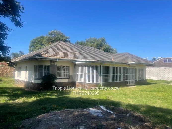 Sunny 5-Bed Pomona Bungalow on 2,100m² with Borehole