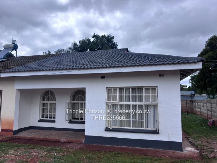 Mandara 2-Bed Garden Flat, Walled Yard & Borehole (Sole Mandate)