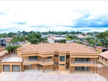 8 Bedroom House