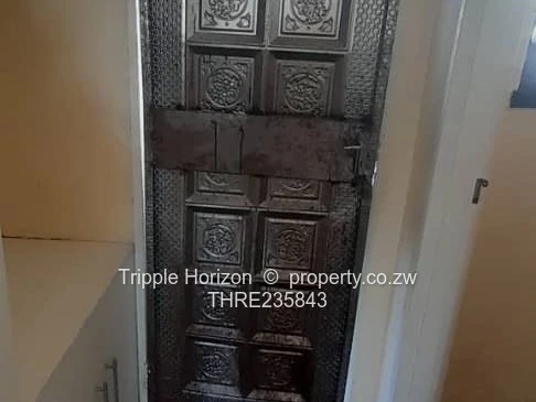  Avenues Bachelor Flat, Harare CBD — Borehole & Yard (Sole Mandate)