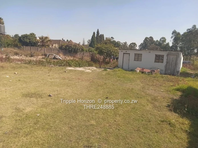 9,200m² Hatfield Land — Subdividable, Wall & Water