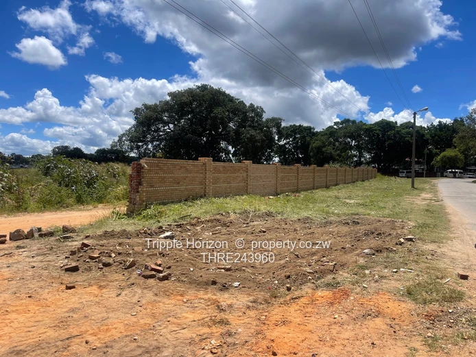 Greendale 530 m² Stand — Main Road Frontage, Municipal Water & Sewer