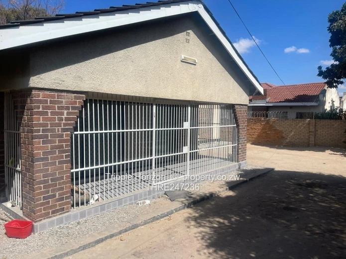 Great Location! New on the market! (Sole Mandate)
