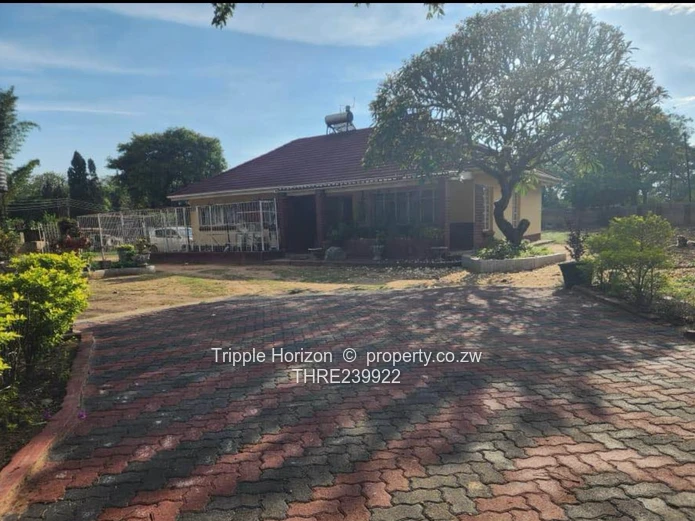 4-Bed Waterfalls Home on 3200m² with Driveway & Borehole