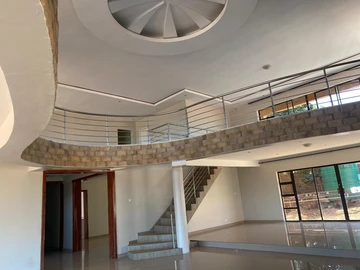 8 Bedroom House