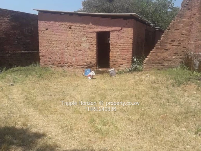70ha Marondera Farm - Arable Fields, Brick Outbuildings & Shed