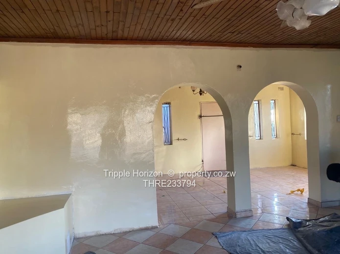 Norton: 4-Bed Home, Spacious Garden & Borehole on 2600m²