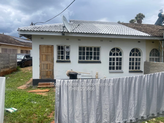 Mandara 2-Bed Garden Flat, Walled Yard & Borehole (Sole Mandate)