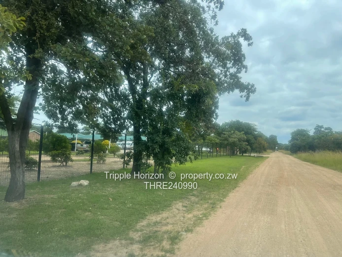 18,000m² Norton Farm — Orchard, Grazing & Main Access