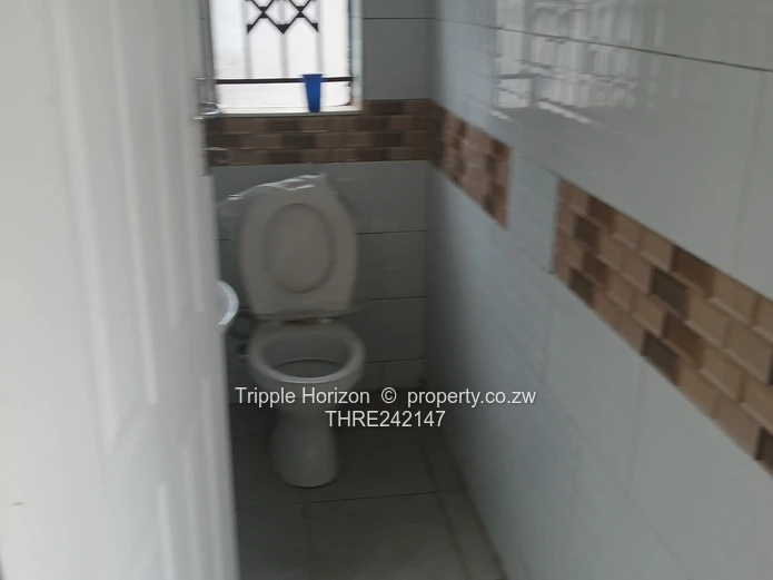 Walled & Gated 5-Bed Home with Borehole in Cold Comfort