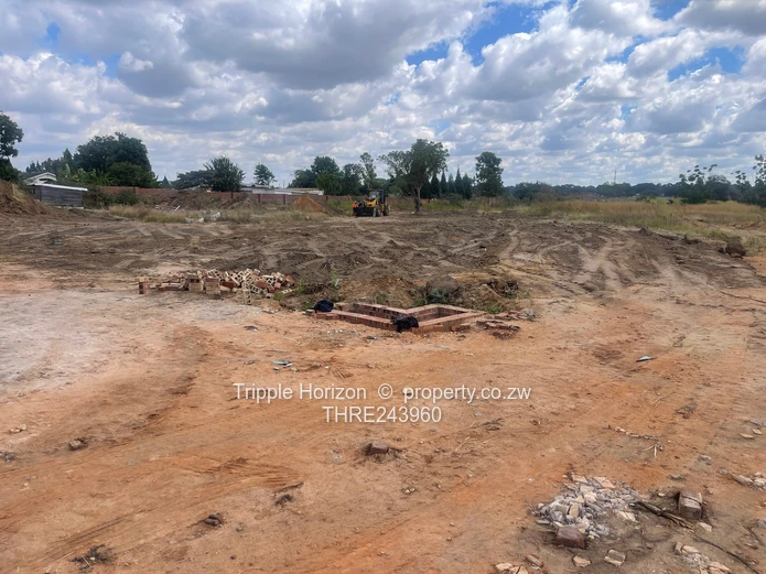 Greendale 530 m² Stand — Main Road Frontage, Municipal Water & Sewer
